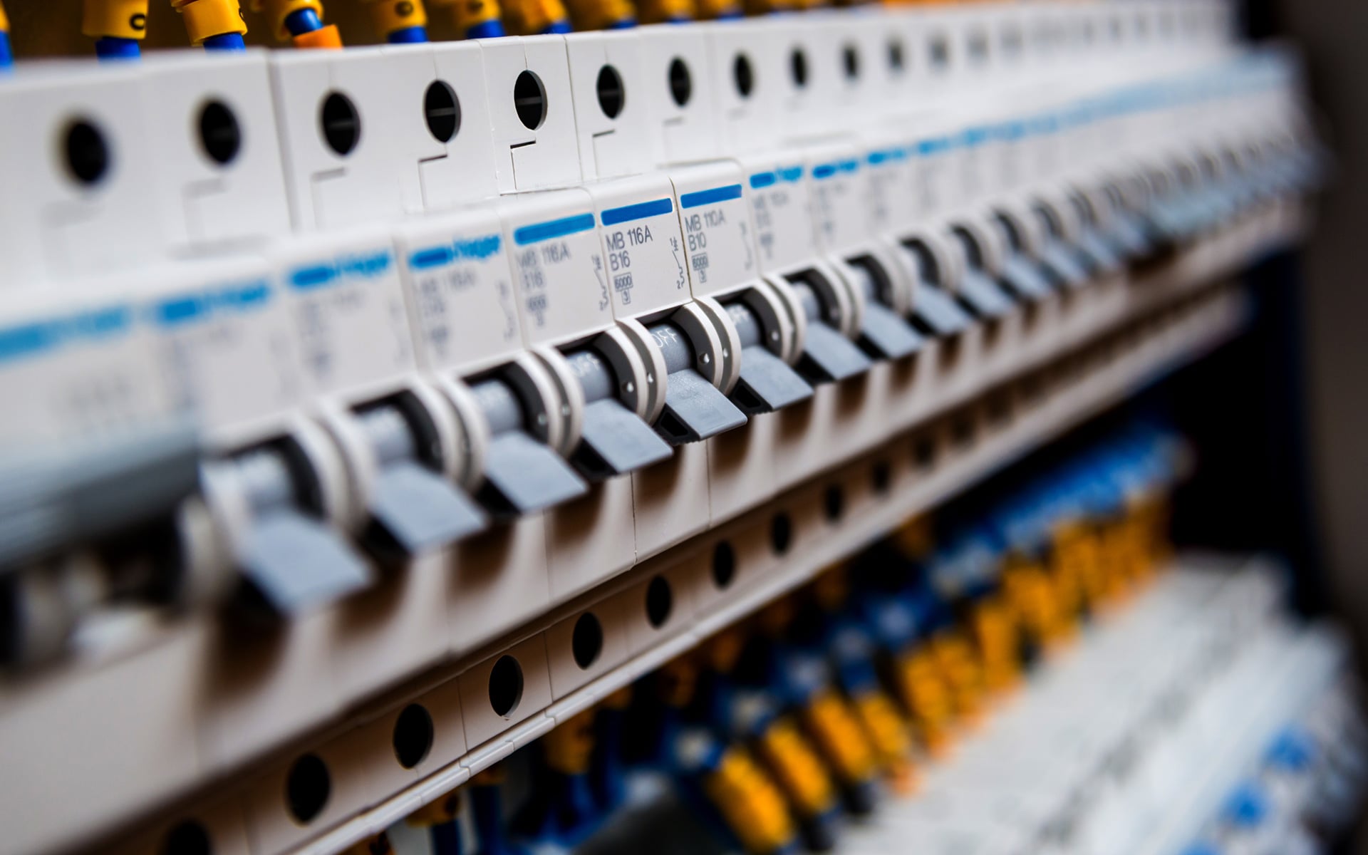 Elektroinstallation in der Werkstatt